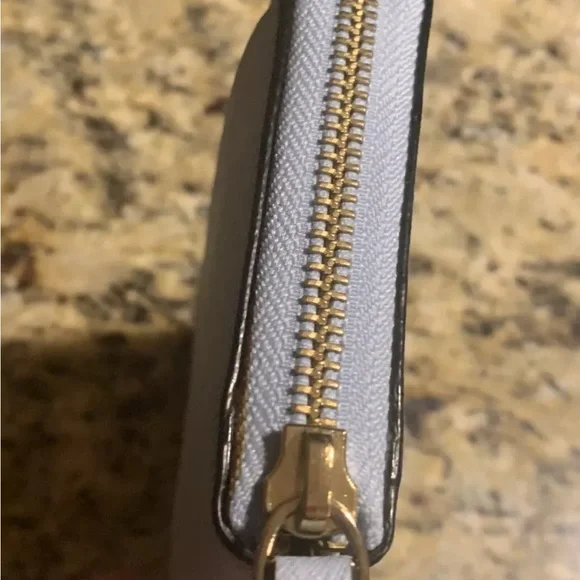 NEW KATE SPADE Zip Around Leather Wallet w/Glitter Box Perfect for Spring!! - Picture 9 of 15